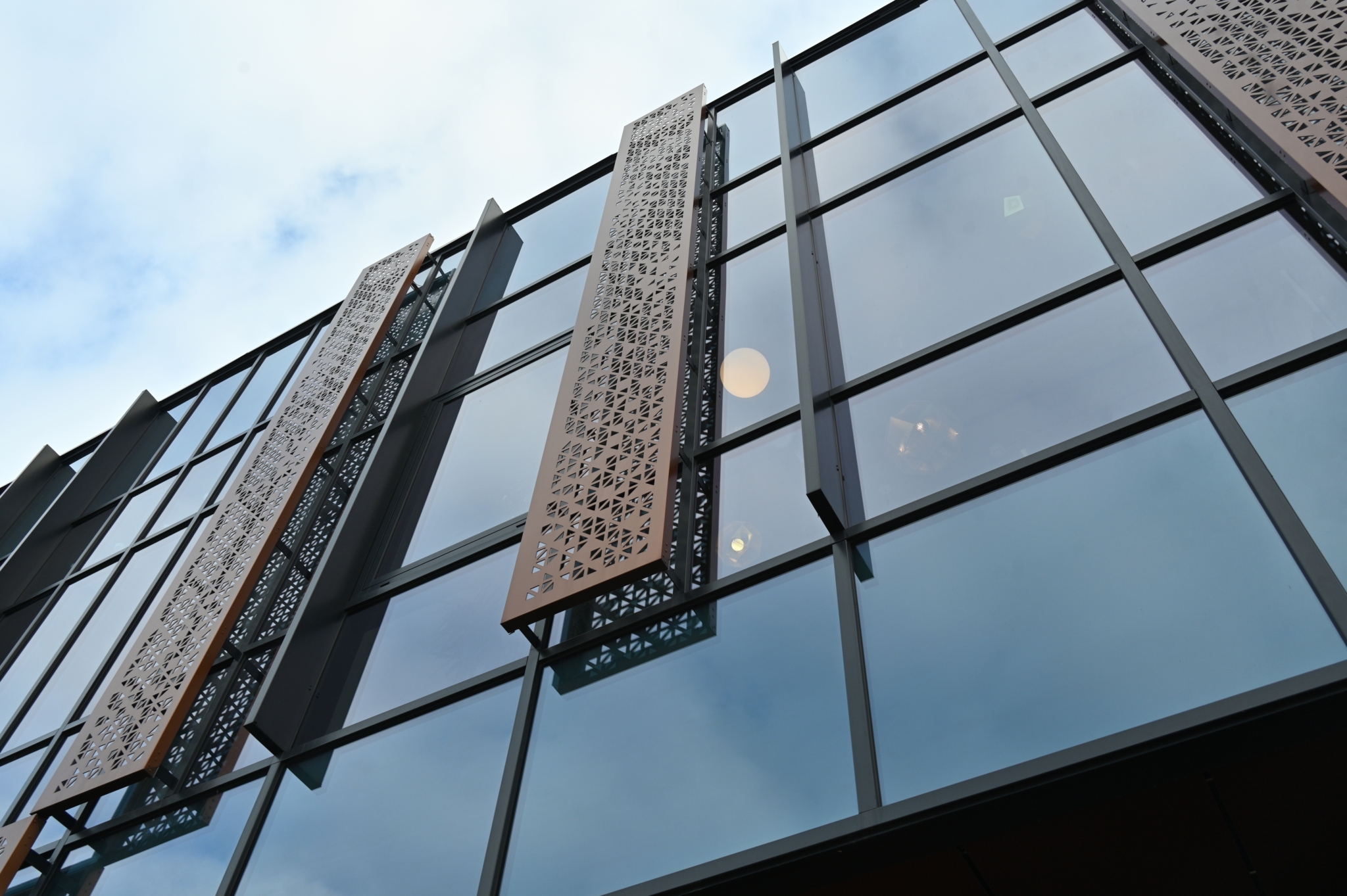 Types, Uses and Benefits of Perforated Metal in Architecture - Finish ...